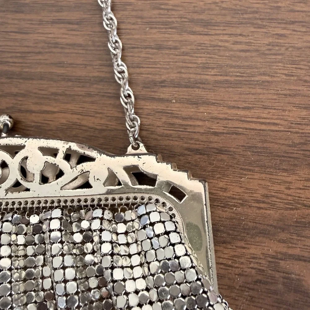Whiting & Davis Silver Frame Metal Mesh Bag Purse Art Deco Chain Strap Kiss Lock